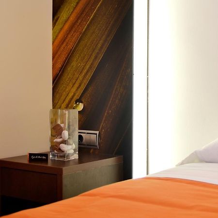Hostal Bajo La Muralla Zamora Buitenkant foto