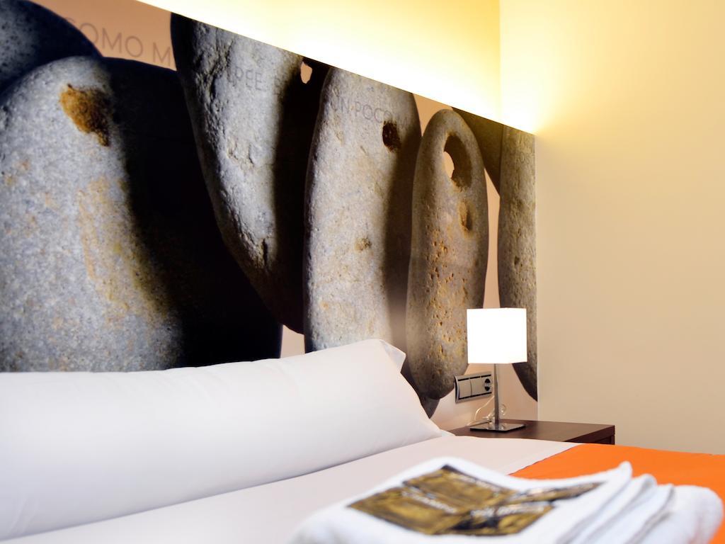 Hostal Bajo La Muralla Zamora Kamer foto