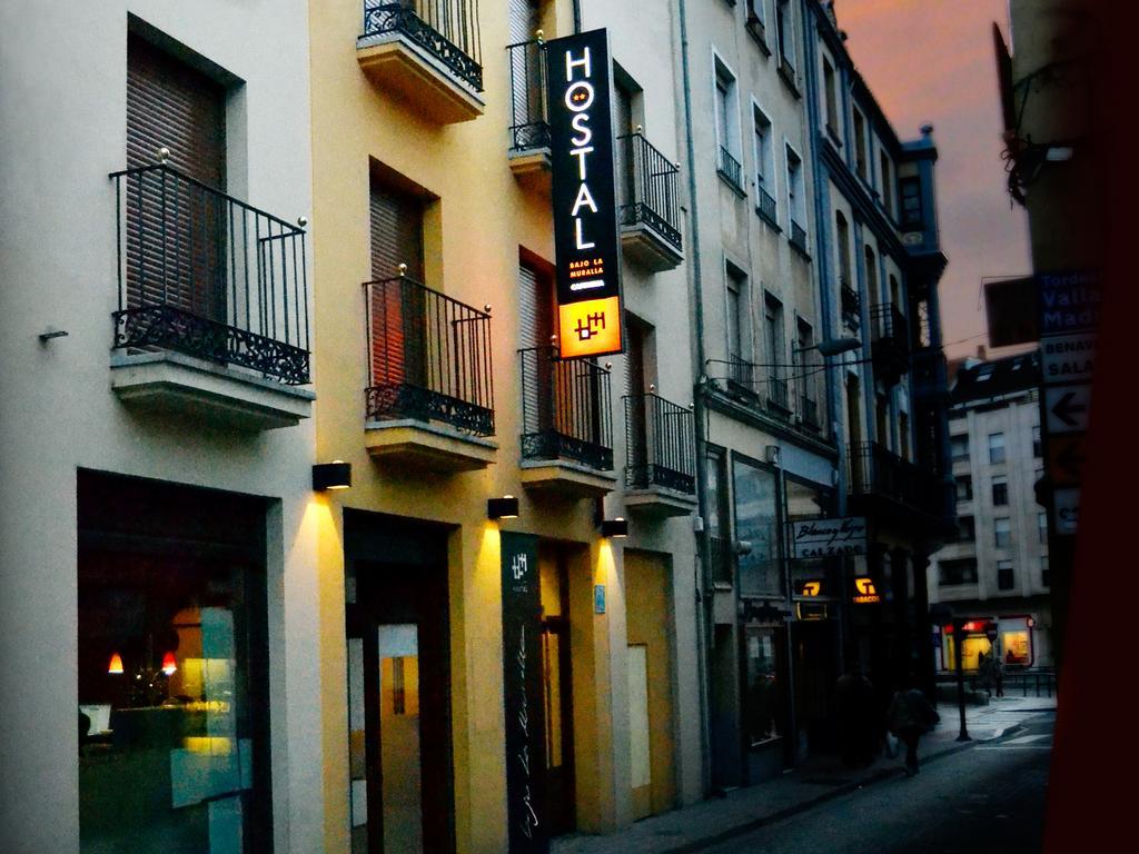Hostal Bajo La Muralla Zamora Buitenkant foto